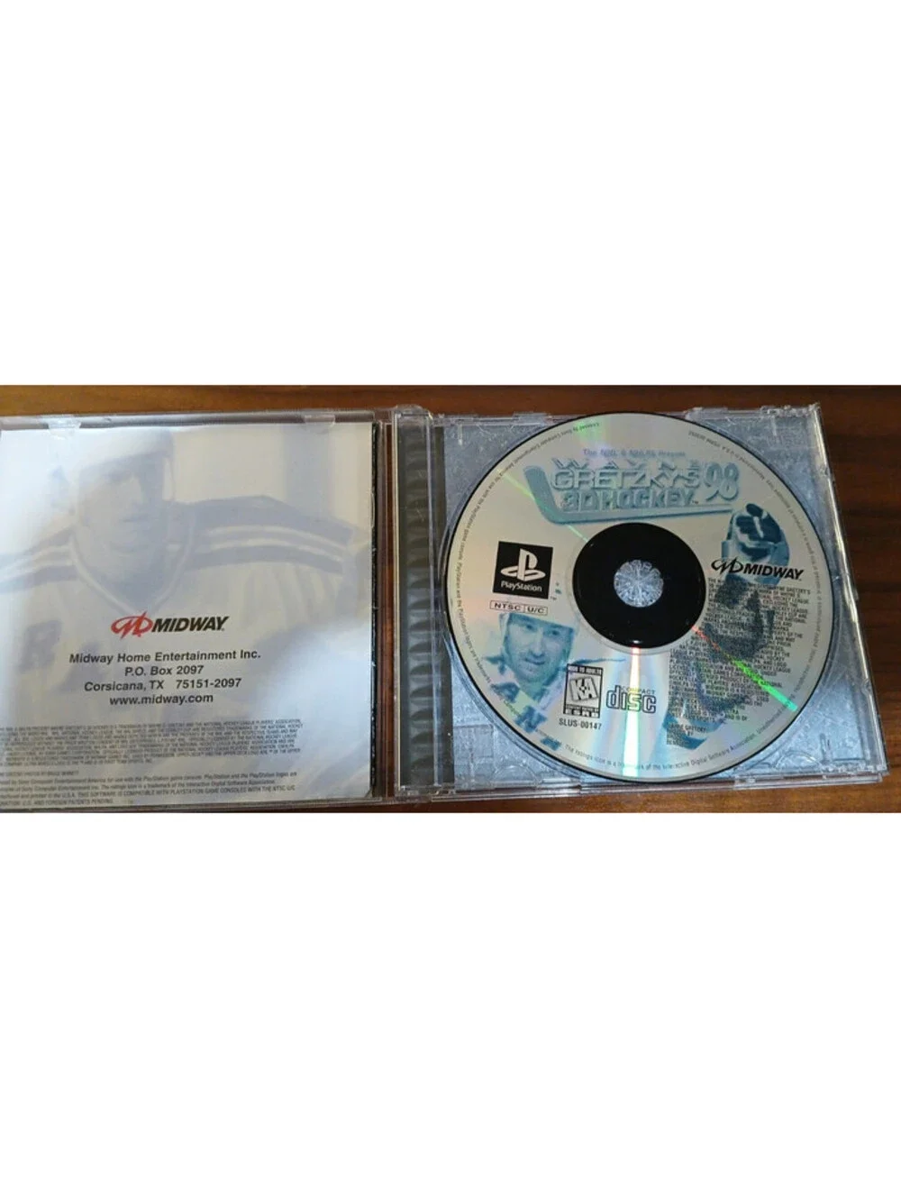 Wayne Gretzky's 3D Hockey '98 (Sony PlayStation 1, 1997) (READ)